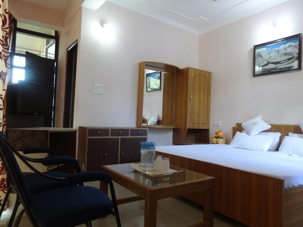 Hotel Kumar Residency Dharamshala Room photo