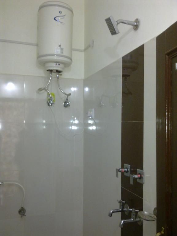Hotel Kumar Residency Dharamshala Room photo