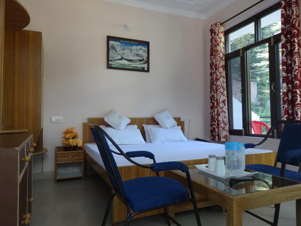 Hotel Kumar Residency Dharamshala Room photo